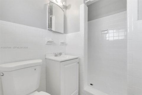 Casa en alquiler en Hollywood, Florida, 2 dormitorios, 188.31 m2 № 2091285 - foto 9