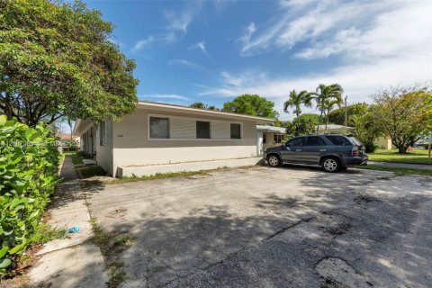 Casa en alquiler en Hollywood, Florida, 2 dormitorios, 188.31 m2 № 2091285 - foto 15