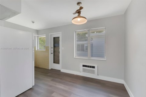 Casa en alquiler en Hollywood, Florida, 2 dormitorios, 188.31 m2 № 2091285 - foto 5