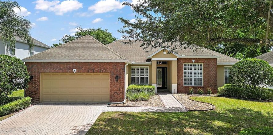 Casa en Eustis, Florida 4 dormitorios, 233.74 m2 № 1842982