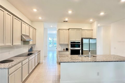House in Winter Garden, Florida 4 bedrooms, 242.01 sq.m. № 2101694 - photo 14