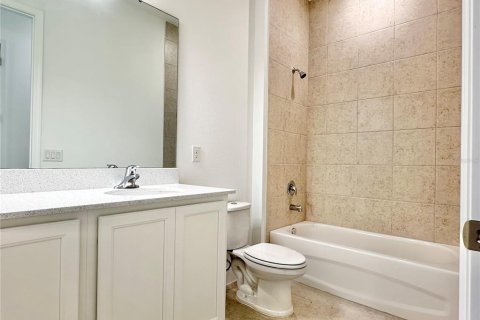 House in Winter Garden, Florida 4 bedrooms, 242.01 sq.m. № 2101694 - photo 28