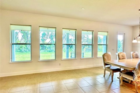 House in Winter Garden, Florida 4 bedrooms, 242.01 sq.m. № 2101694 - photo 19