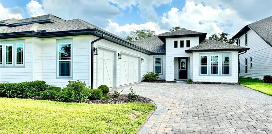 House in Winter Garden, Florida 4 bedrooms, 242.01 sq.m. № 2101694