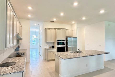 House in Winter Garden, Florida 4 bedrooms, 242.01 sq.m. № 2101694 - photo 15