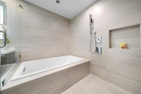 Condominio en venta en Fort Lauderdale, Florida, 2 dormitorios, 165.64 m2 № 1728860 - foto 28