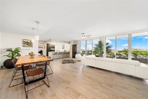 Condominio en venta en Fort Lauderdale, Florida, 2 dormitorios, 165.64 m2 № 1728860 - foto 2