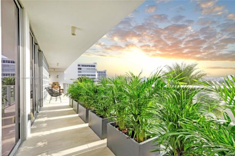 Condominio en venta en Fort Lauderdale, Florida, 2 dormitorios, 165.64 m2 № 1728860 - foto 18