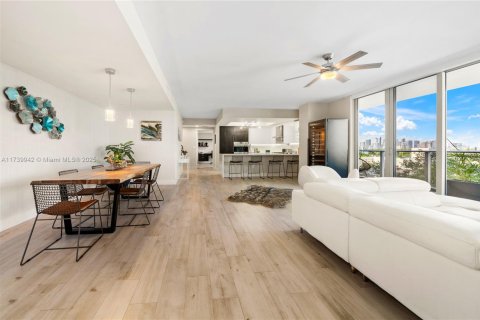 Condominio en venta en Fort Lauderdale, Florida, 2 dormitorios, 165.64 m2 № 1728860 - foto 3