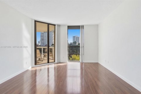 Condominio en venta en Aventura, Florida, 2 dormitorios, 150.69 m2 № 2033719 - foto 12