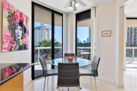 Condominio en venta en Aventura, Florida, 2 dormitorios, 150.69 m2 № 2033719 - foto 9