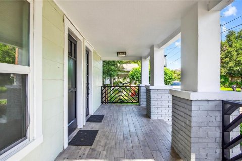 Apartamento en alquiler en Tampa, Florida, 3 dormitorios, 100.61 m2 № 2118352 - foto 4