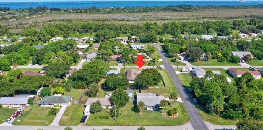 Casa en Fort Pierce, Florida 3 dormitorios, 163.88 m2 № 952204