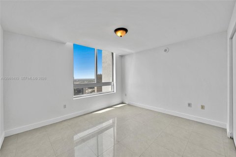 Condo in Miami, Florida, 3 bedrooms  № 2339836 - photo 17