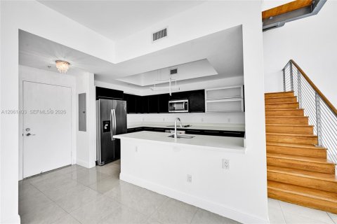Condo in Miami, Florida, 3 bedrooms  № 2339836 - photo 3