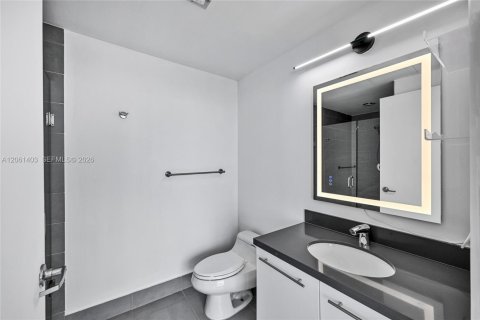 Condo in Miami, Florida, 3 bedrooms  № 2339836 - photo 19