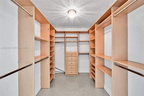 Condo in Miami, Florida, 3 bedrooms  № 2339836 - photo 25