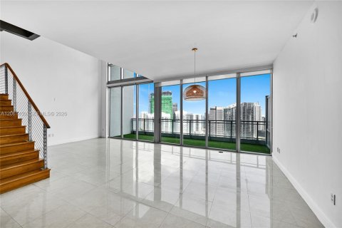 Condo in Miami, Florida, 3 bedrooms  № 2339836 - photo 12