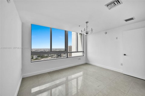 Condo in Miami, Florida, 3 bedrooms  № 2339836 - photo 21