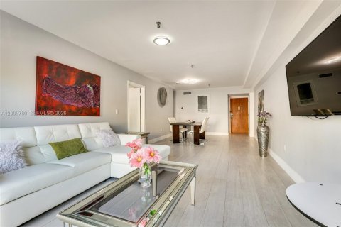 Condo in Sunny Isles Beach, Florida, 1 bedroom  № 2191417