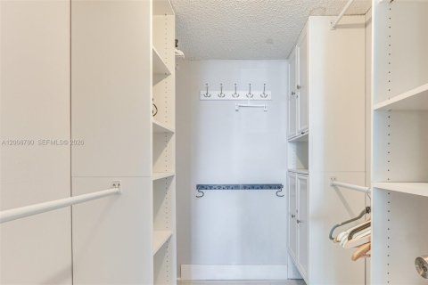 Condo in Sunny Isles Beach, Florida, 1 bedroom  № 2191417 - photo 11
