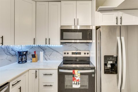 Condo in Sunny Isles Beach, Florida, 1 bedroom  № 2191417 - photo 5