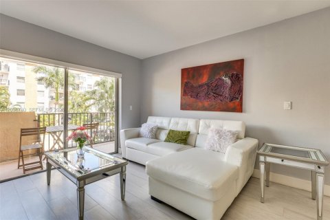 Condo in Sunny Isles Beach, Florida, 1 bedroom  № 2191417 - photo 3