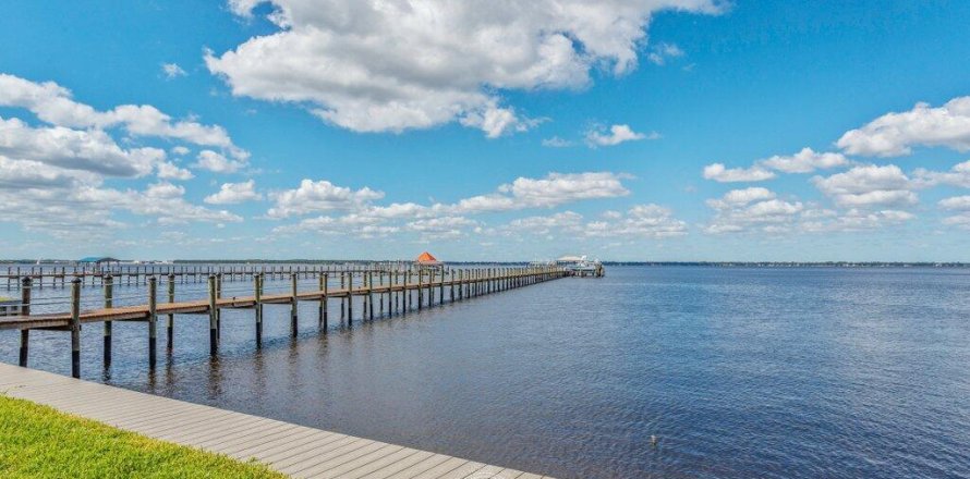 Condominio en Jacksonville, Florida, 2 dormitorios  № 770013