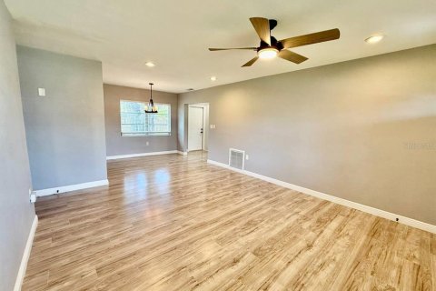 Villa ou maison à louer à Clearwater, Floride: 3 chambres, 116.59 m2 № 2431195 - photo 5