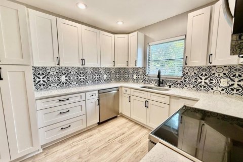 Villa ou maison à louer à Clearwater, Floride: 3 chambres, 116.59 m2 № 2431195 - photo 10