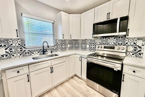 Villa ou maison à louer à Clearwater, Floride: 3 chambres, 116.59 m2 № 2431195 - photo 11