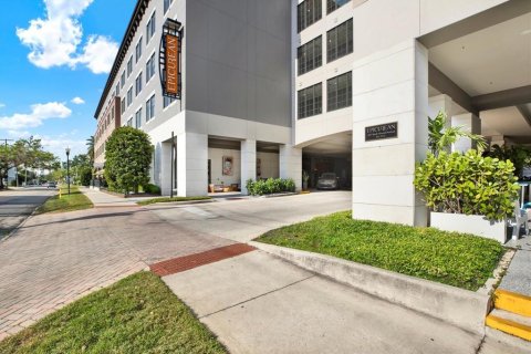 Condo in Tampa, Florida, 1 bedroom  № 1582309 - photo 26