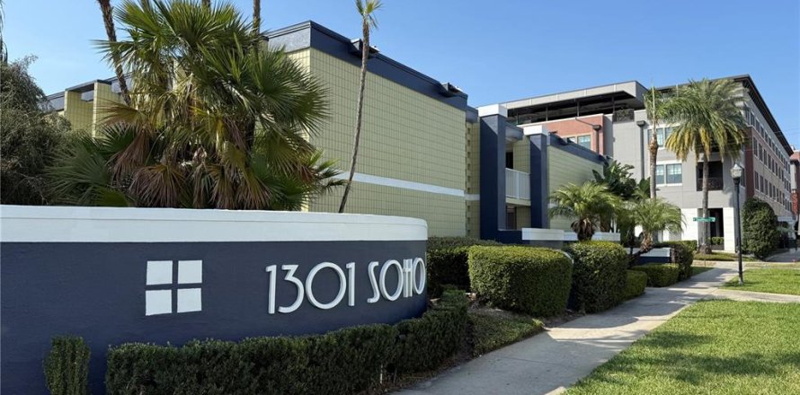 Condo in Tampa, Florida, 1 bedroom № 1582309