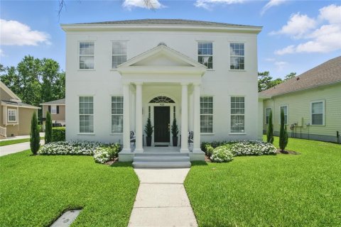 House in Celebration, Florida 6 bedrooms, 384.34 sq.m. № 1790011 - photo 1