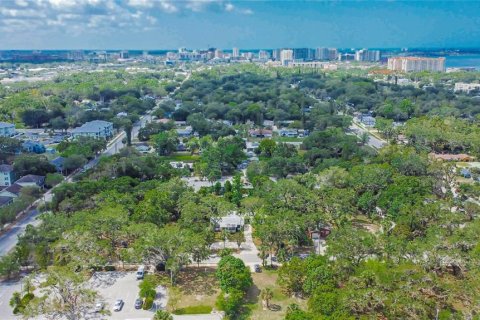 House in Sarasota, Florida 4 bedrooms, 179.3 sq.m. № 1858443 - photo 5