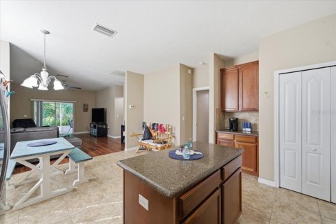 Villa ou maison à vendre à New Port Richey, Floride: 4 chambres, 182.83 m2 № 2214858 - photo 17