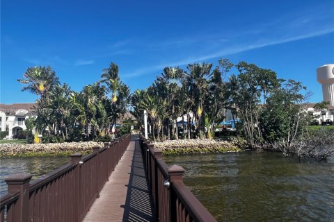 Townhouse in Highland Beach, Florida 2 bedrooms, 118.45 sq.m. № 2026817 - photo 30