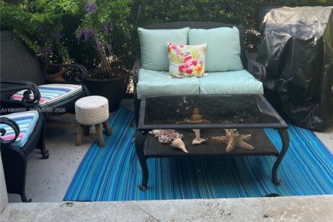 Townhouse in Highland Beach, Florida 2 bedrooms, 118.45 sq.m. № 2026817 - photo 19