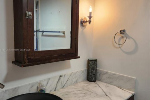 Copropriété à louer à Miami Beach, Floride: 51.1 m2 № 1759002 - photo 21