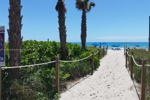 Copropriété à louer à Miami Beach, Floride: 51.1 m2 № 1759002 - photo 7