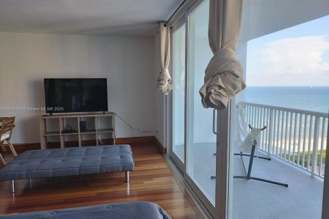 Copropriété à louer à Miami Beach, Floride: 51.1 m2 № 1759002 - photo 17