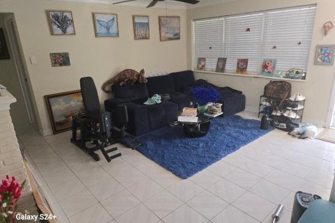 House in Oakland Park, Florida 2 bedrooms, 98.85 sq.m. № 2083475 - photo 12