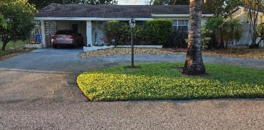 House in Oakland Park, Florida 2 bedrooms, 98.85 sq.m. № 2083475