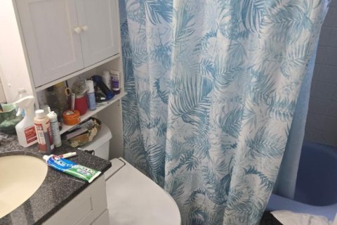 House in Oakland Park, Florida 2 bedrooms, 98.85 sq.m. № 2083475 - photo 10