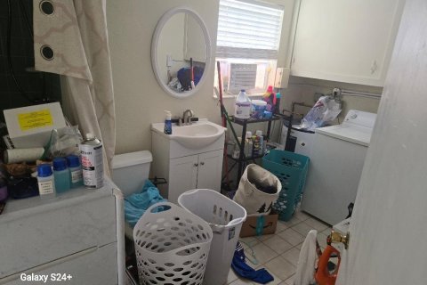 House in Oakland Park, Florida 2 bedrooms, 98.85 sq.m. № 2083475 - photo 4
