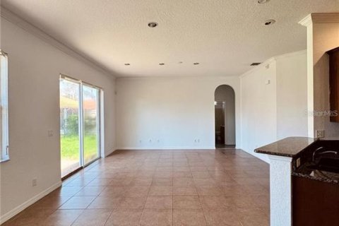 House in Poinciana, Florida 4 bedrooms, 165.09 sq.m. № 2237686 - photo 4