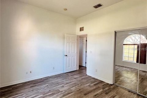 House in Poinciana, Florida 4 bedrooms, 165.09 sq.m. № 2237686 - photo 8