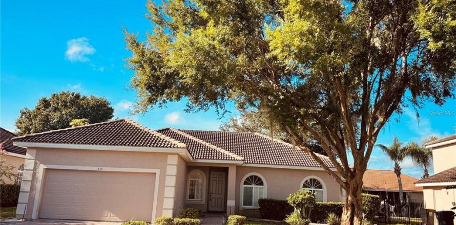House in Poinciana, Florida 4 bedrooms, 165.09 sq.m. № 2237686
