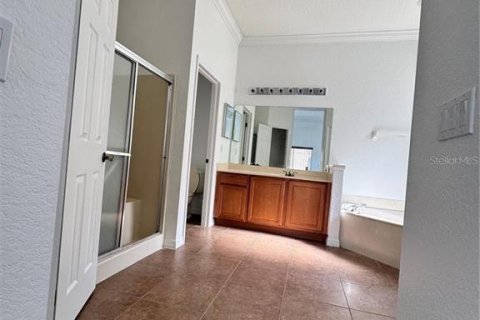 House in Poinciana, Florida 4 bedrooms, 165.09 sq.m. № 2237686 - photo 9