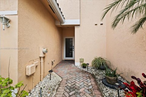 Townhouse in Sunrise, Florida 3 bedrooms, 134.15 sq.m. № 1964494 - photo 3